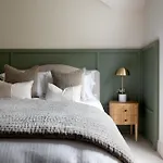 Bay Tree * ボウネス＝オン＝ウィンダミア