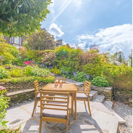 Bay Tree * Bowness-on-Windermere